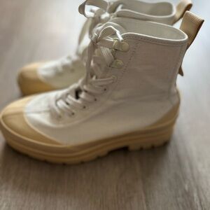Everlane Canvas Utility Boot. Ivory color. NEVER WORN! Women’s size 6.5.